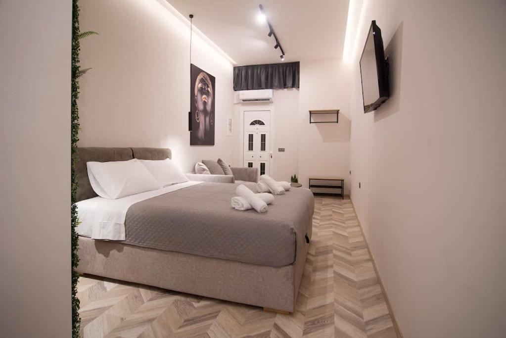 Joy'S Modern-Chic Home カラマタ エクステリア 写真